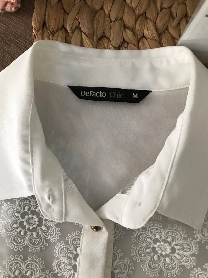 Düğmeli Beyaz Nakışlı Uzun Kollu Kadın Gömlek - Görsel 2