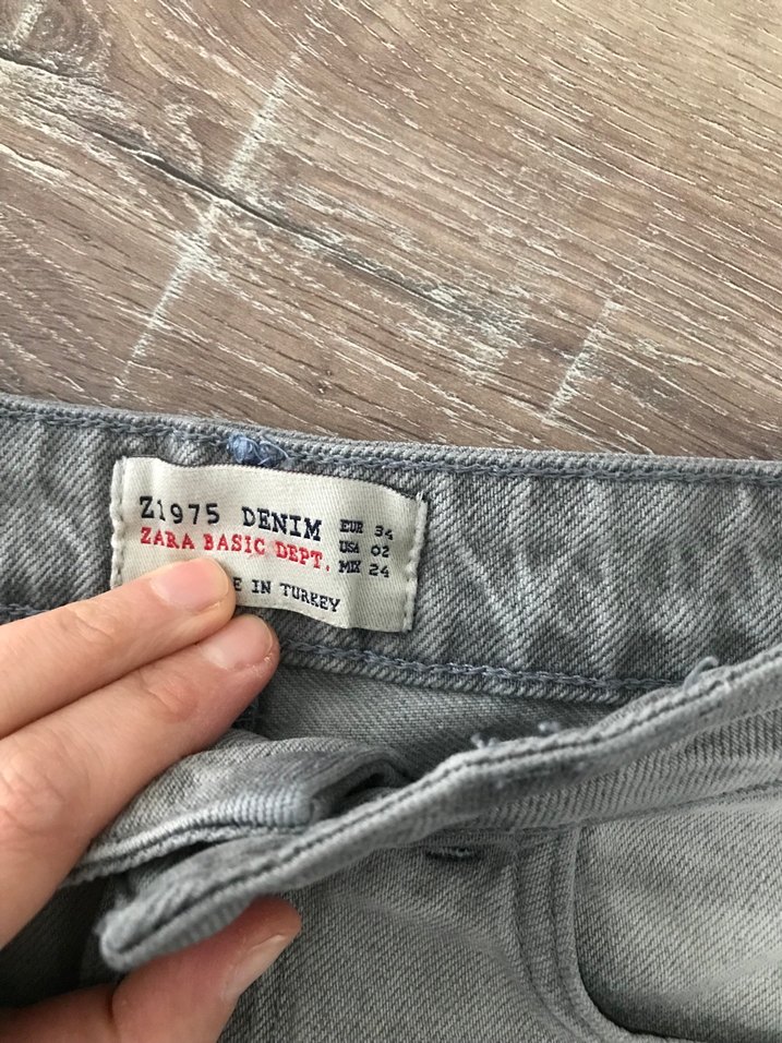 Gri Mini Yırtık Kot Şort - Görsel 3