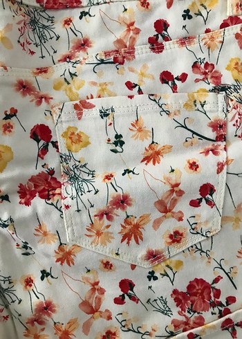 Çiçek Desenli Kadın Mini Şort - Görsel 3