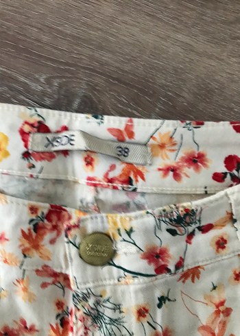 Çiçek Desenli Kadın Mini Şort - Görsel 2