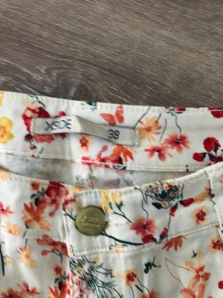 Çiçek Desenli Kadın Mini Şort - Görsel 2