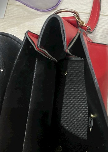 kırmızı çanta - Görsel 3