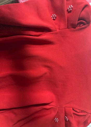 Kırmızı İşlemeli V Yaka Düğmeli Bluz - Görsel 4