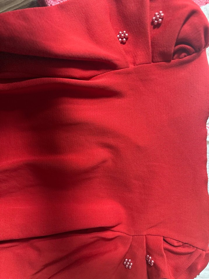 Kırmızı İşlemeli V Yaka Düğmeli Bluz - Görsel 4