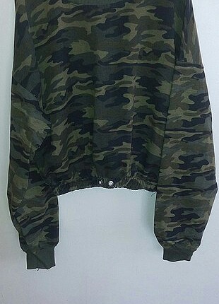 sweatshirt