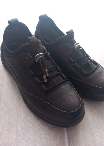 Diğer Sik Ve Rahat Siyah Deri Sneaker
