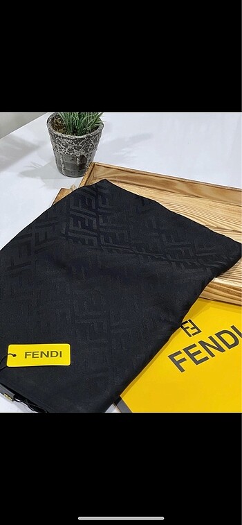 Fendi Kaşmir İpek Şal