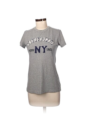 Abercrombie & Fitch T-shirt %70 İndirimli.