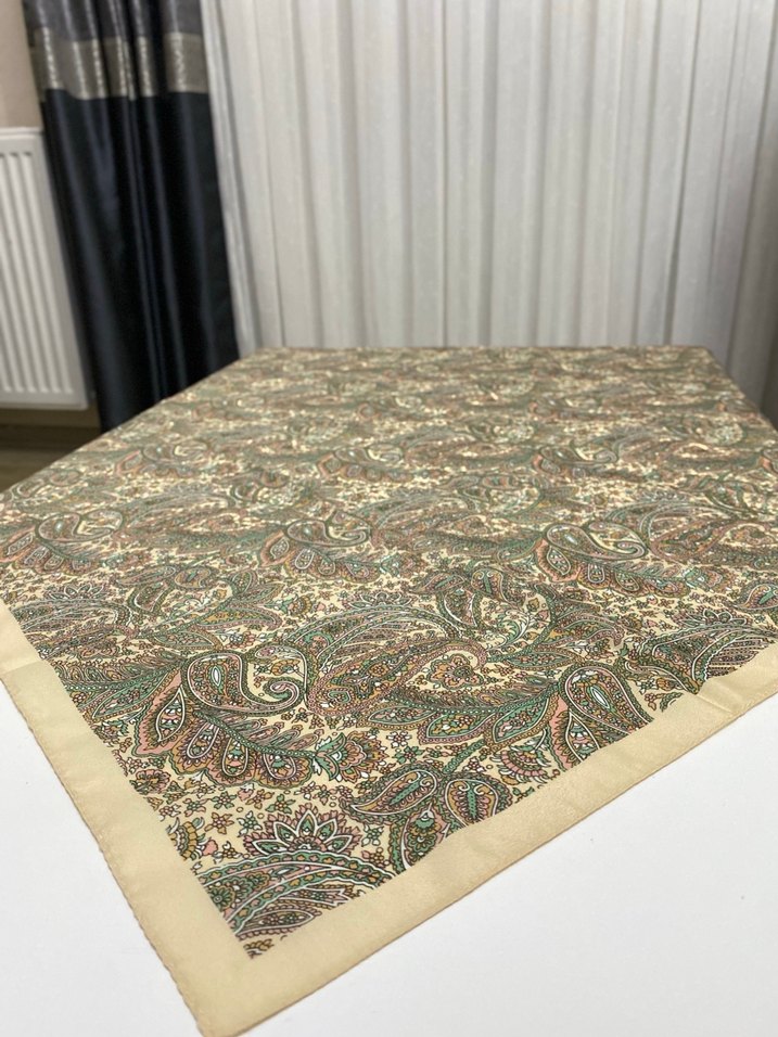 Çiçek Desenli eşarp - Görsel 4