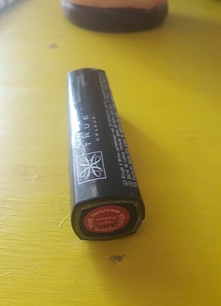 Avon ruj 