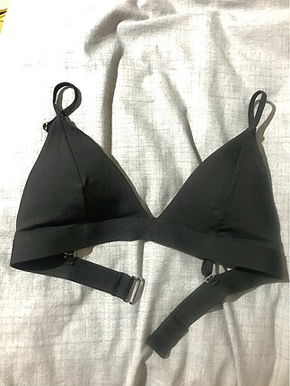 H&M Siyah Üçgen Bikini Üstü