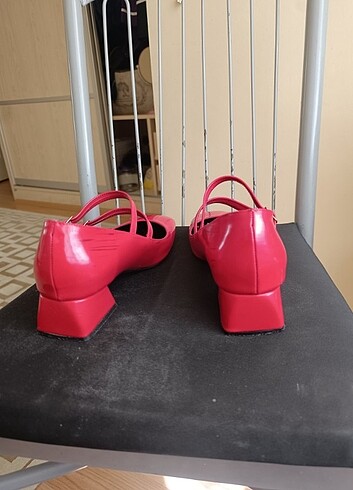 Kırmızı rugan kadın mary jane arkası kapalı çift bant kare kare - Görsel 5