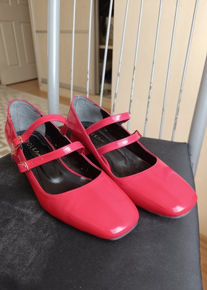 Kırmızı rugan kadın mary jane arkası kapalı çift bant kare kare - Görsel 4