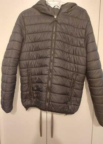 LC Waikiki Siyah Kapusonlu Sisme Mont