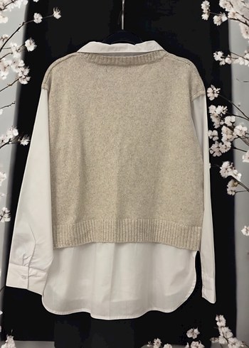 Gömlek ve Örgü Süveter Kombini - Görsel 3