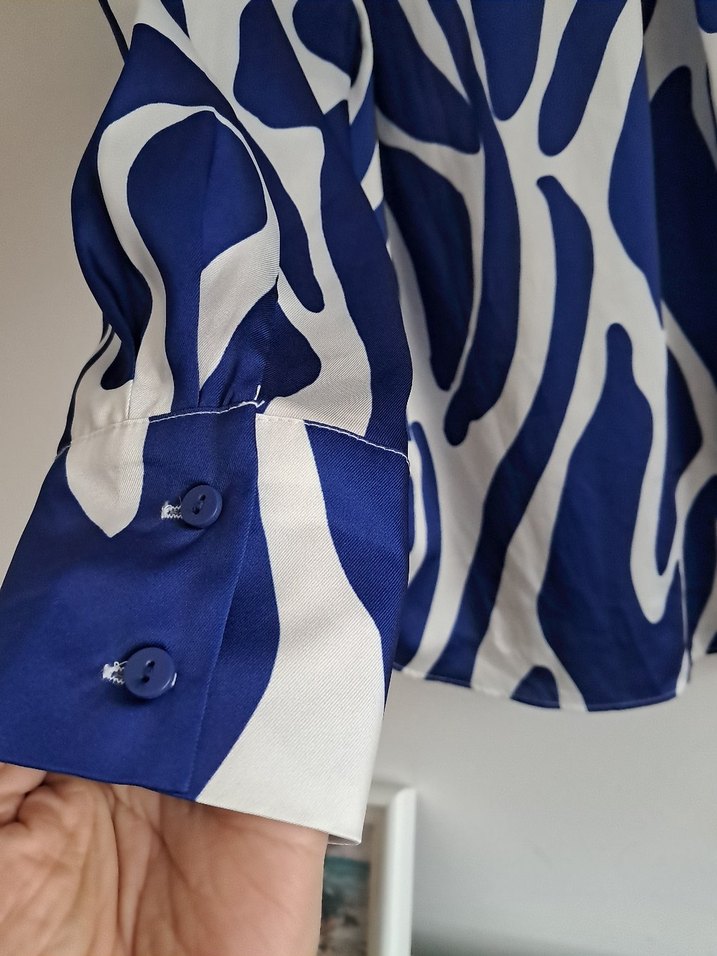 Kadın Mavi Beyaz Desenli Uzun Kollu Gömlek - Görsel 4