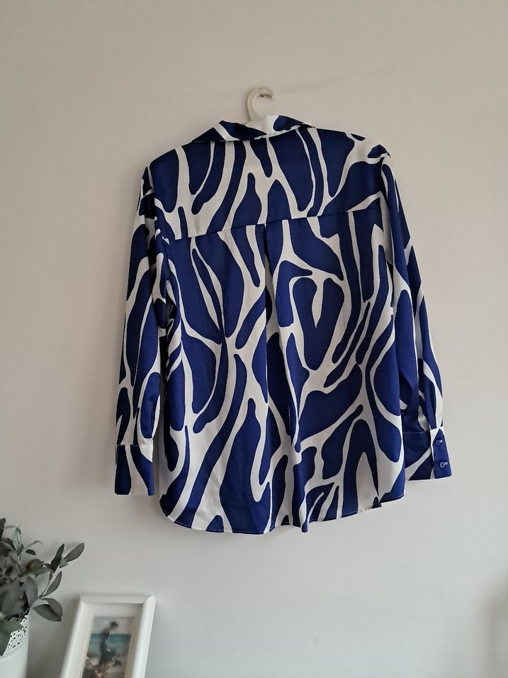 Kadın Mavi Beyaz Desenli Uzun Kollu Gömlek - Görsel 2