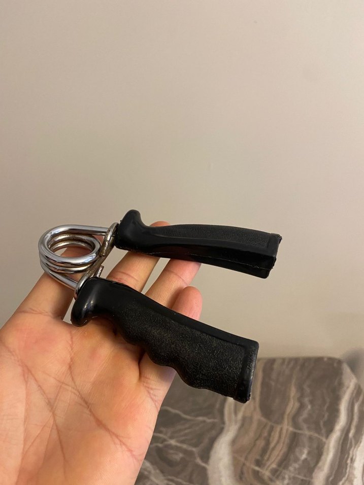 Siyah Baskılı El Egzersiz Aleti - Görsel 2