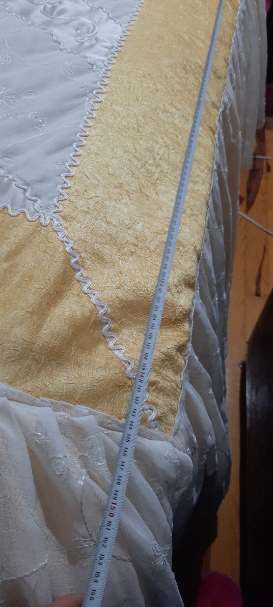 Nakışlı Beyaz Parlak Yatak Örtüsü - Görsel 2