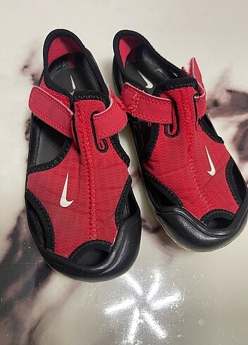 28 Beden kırmızı Renk Çocuk sandalet 