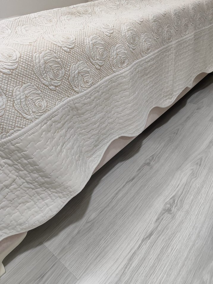 Beyaz Nakışlı Yatak Örtüsü - Görsel 3