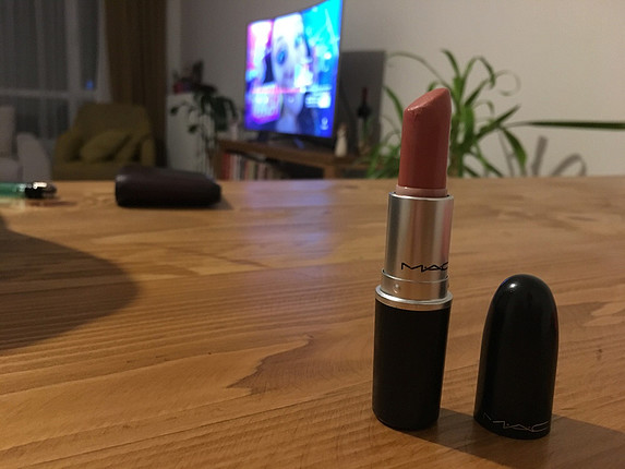 M.A.C matte kinda sexy 