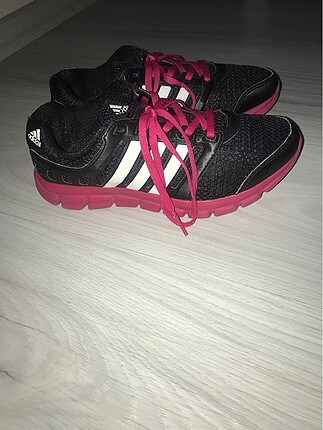 Adidas Spor ayakkabı