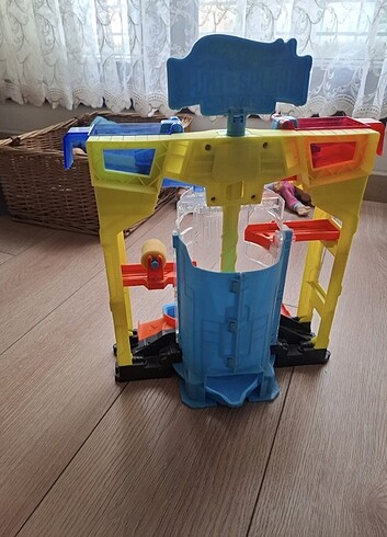 Hot wheels oto yıkama