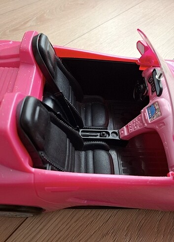 Barbie arabası
