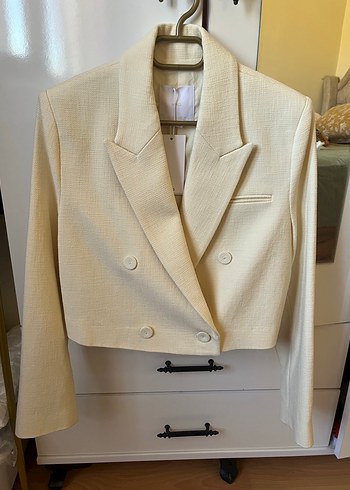 Düğmeli Beyaz Midi Blazer