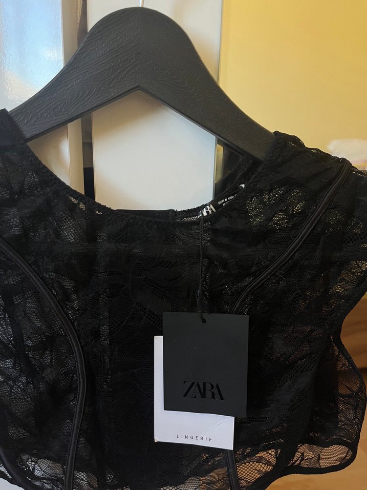 Siyah Dantel Detaylı Kısa Gotik Büstiyer - Görsel 2