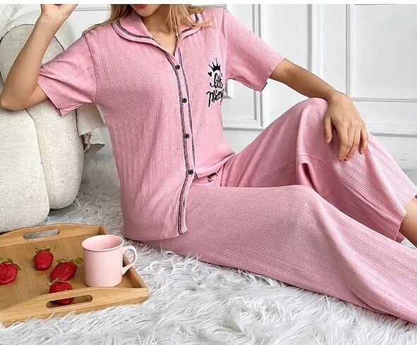 Pembe pijama takımı