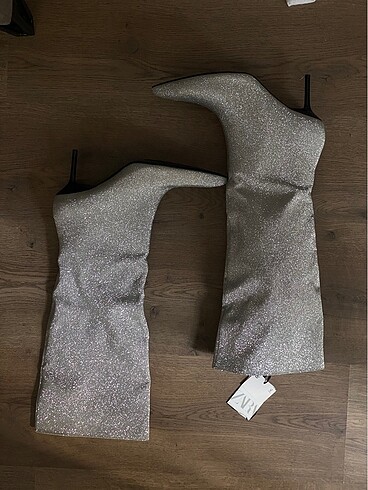 Zara ışıltılı çizme