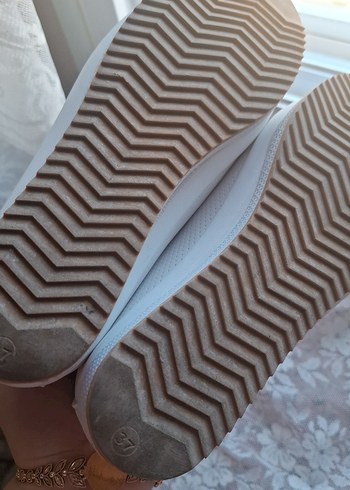 Beyaz Dolgu Topuklu Bağcıklı Kadın Spor Ayakkabı - Görsel 5