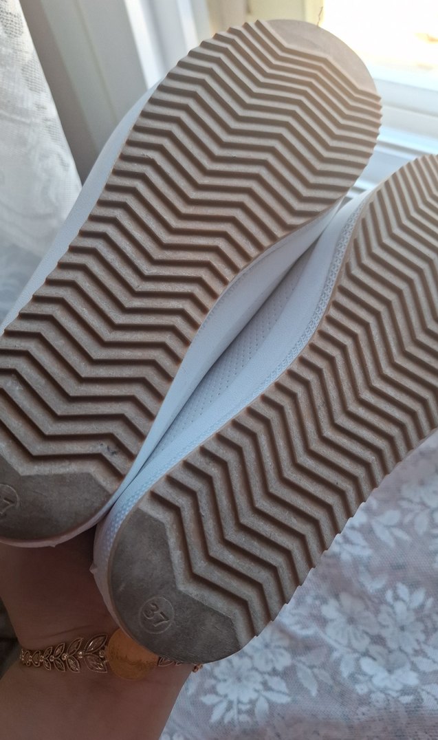 Beyaz Dolgu Topuklu Bağcıklı Kadın Spor Ayakkabı - Görsel 5