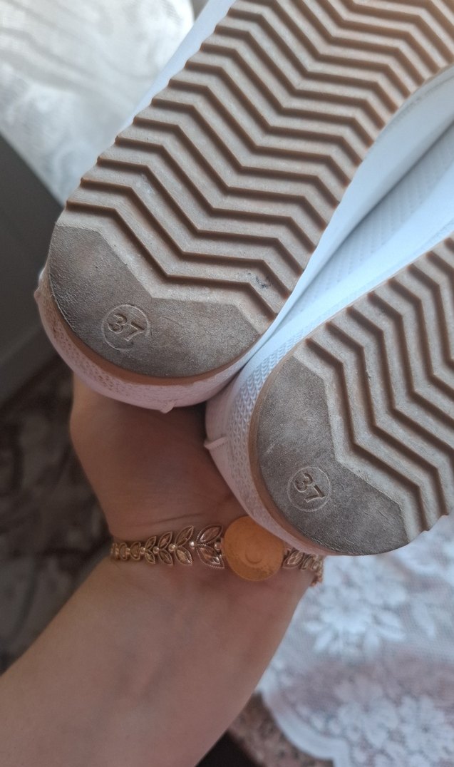 Beyaz Dolgu Topuklu Bağcıklı Kadın Spor Ayakkabı - Görsel 4