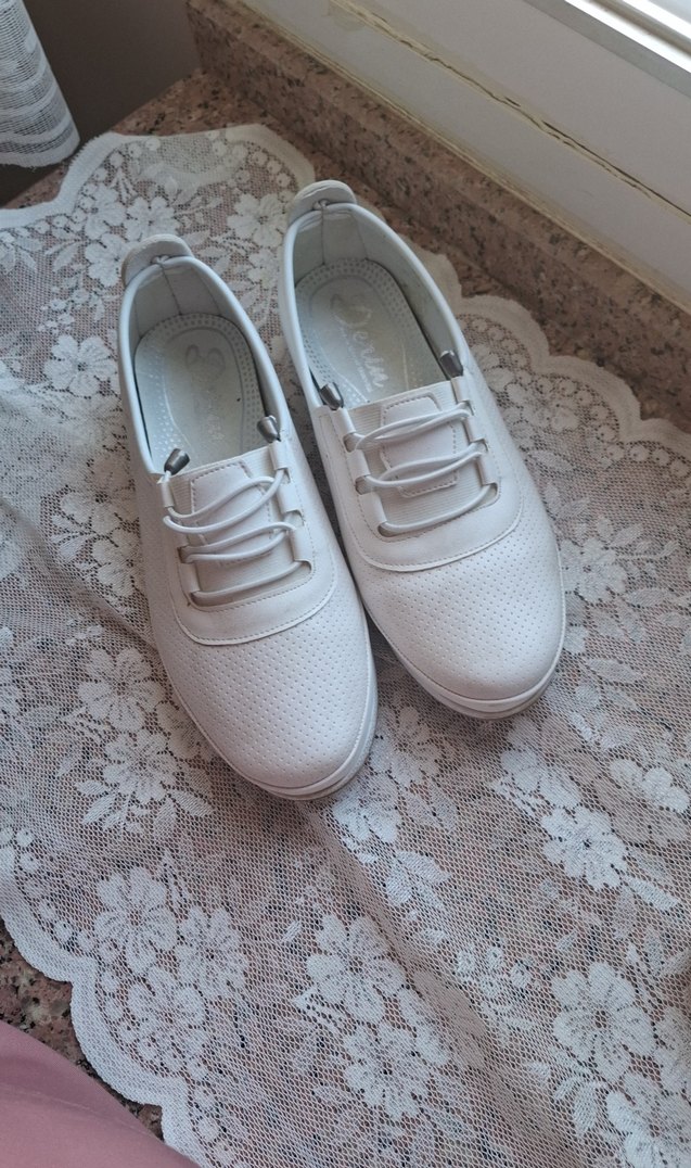 Beyaz Dolgu Topuklu Bağcıklı Kadın Spor Ayakkabı - Görsel 2