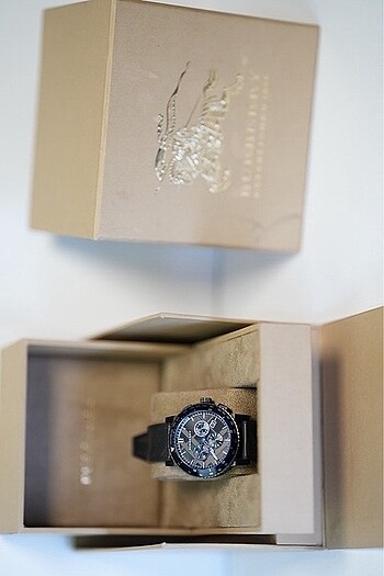 Burberry saat