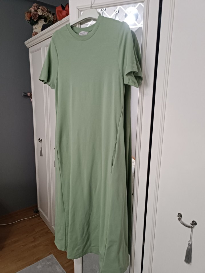 Yeşil Rahat Kesim Uzun Elbise - Görsel 2