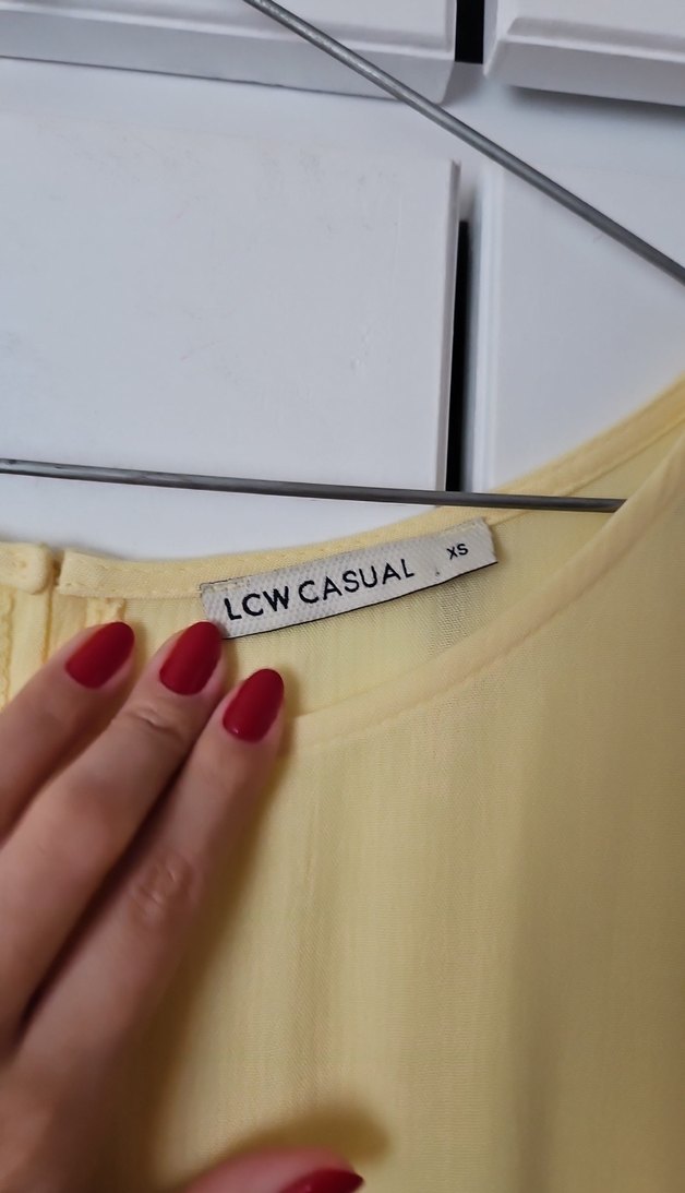 Sarı Kolsuz Normal Boy Kadın Bluz - Görsel 2