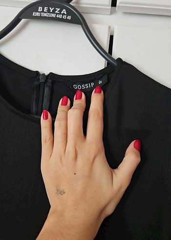 Kolsuz Piliseli Siyah Elbise - Görsel 2