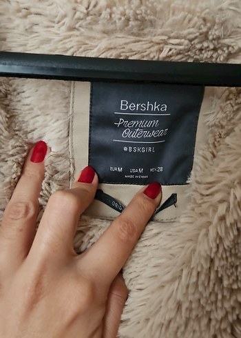 Bej Kadın Peluş Detaylı Mont - Görsel 4