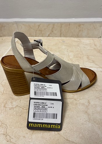 Tokalı Beyaz Blok Topuklu Kadın Ayakkabı - Görsel 3