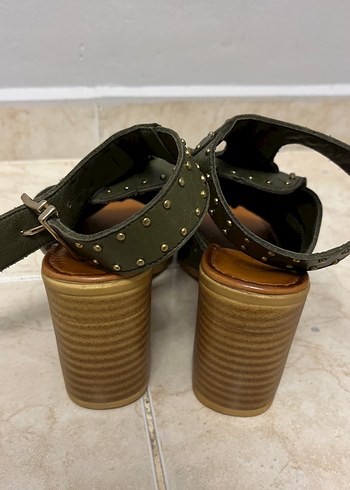 Tokalı Haki Deri Kadın Topuklu Sandalet - Görsel 6