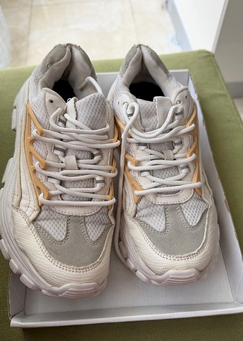 Zara Sehir Stiline Uygun Yumusak Renkli Sneaker