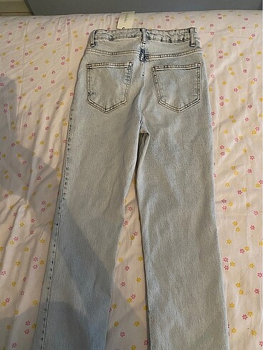34 Beden mavi Renk TRENDYOLMİLLA FLARE JEAN