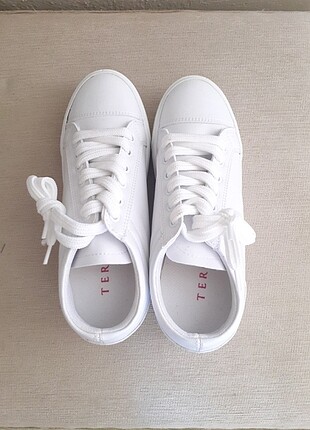Spor ayakkabı (beyaz)