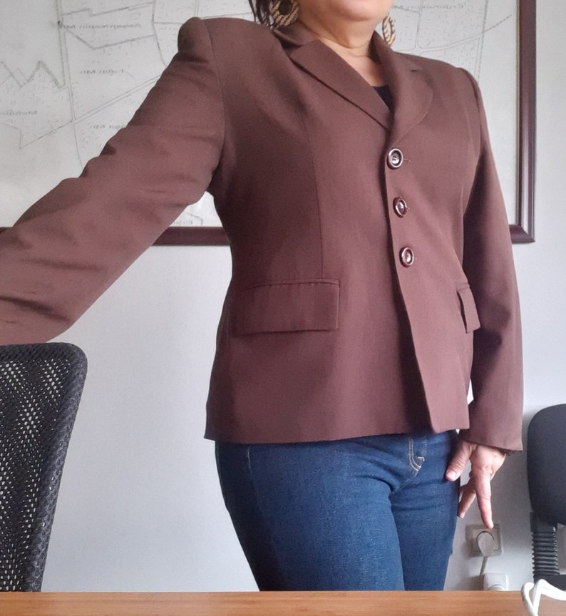 Şıklık ve Rahatlık: Vizon Kahverengi Kadın Blazer — görsel 8/16