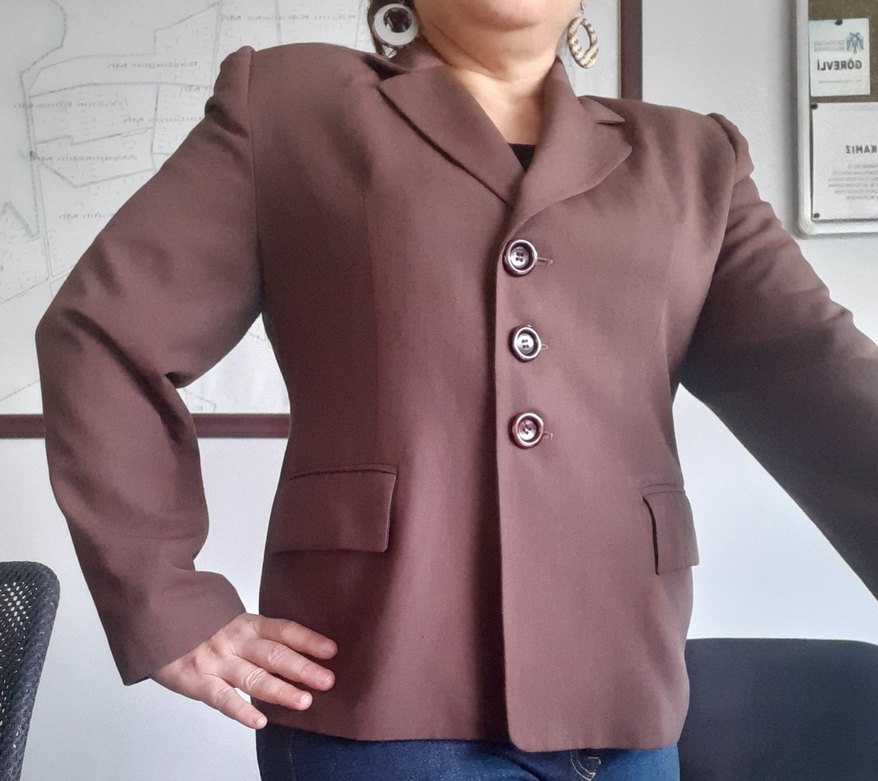 Şıklık ve Rahatlık: Vizon Kahverengi Kadın Blazer — görsel 4/16