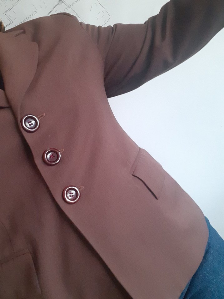 Şıklık ve Rahatlık: Vizon Kahverengi Kadın Blazer — görsel 10/16